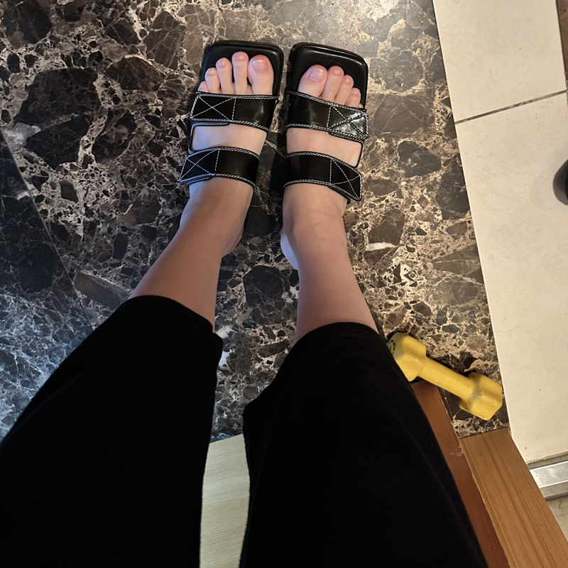 [KOREA REVIEW] Comfortable and adjustable shoes