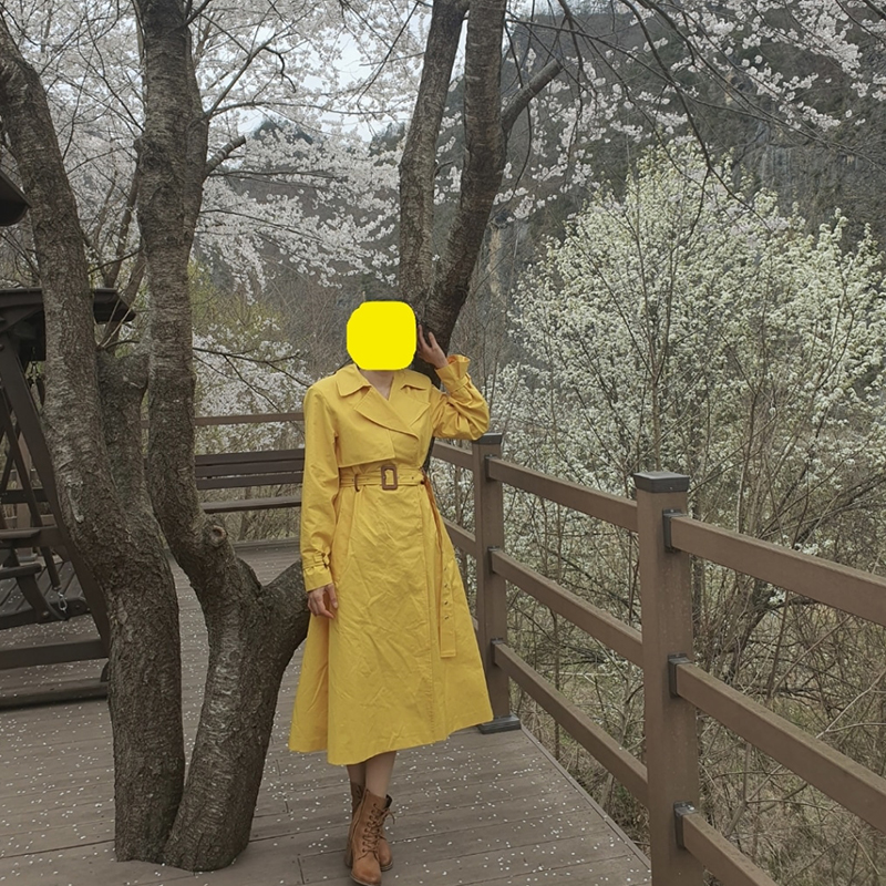 [KOREA REVIEW] Radiating Yellow Coat
