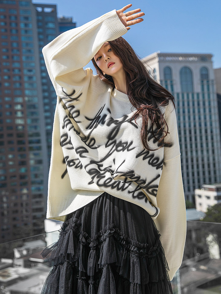 E2551 빌론 painting Lettering Round neck over fit knit(20th REORDER) Korea