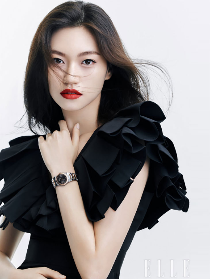 DINT CELEB<br><br> Magazine 'Elle'<br> Kim Do-yeon<br><br> D9389 Korea