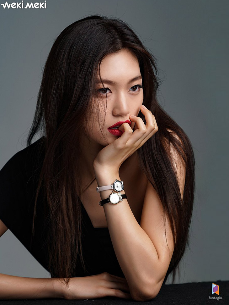 DINT CELEB<br><br> Magazine 'Elle'<br> Kim Do-yeon<br><br> D9187 Korea