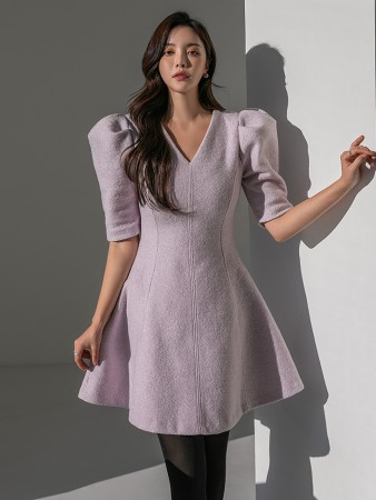 D4366 V-neck Puff Sleeve Flare Mini Dress Korea