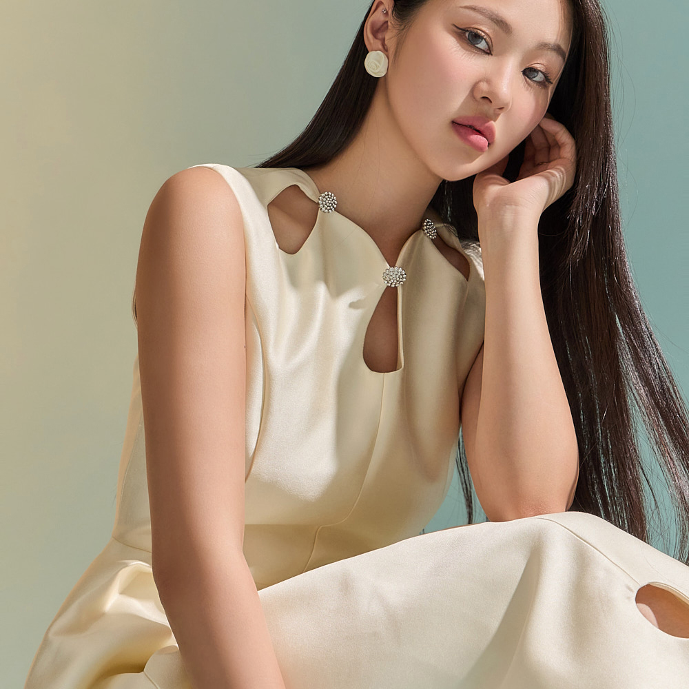 D4733 Jewelry Hole A-line Midi Dress*Large Size Available* Korea