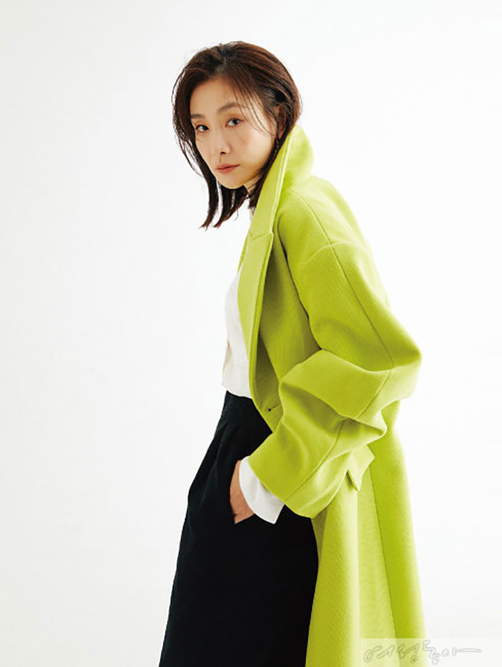 DINT CELEB<br><br> Magazine 'Women's Dong-A'<br> Park Hyo-joo<br><br> J9140 Korea