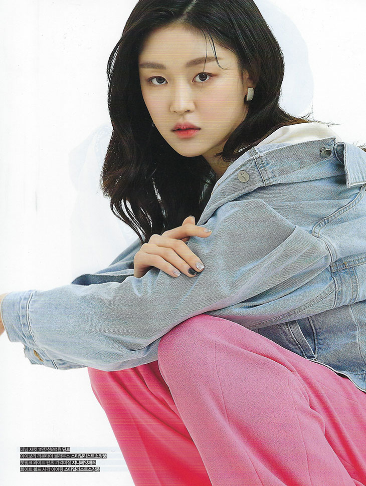 DINT CELEB<br><br> Magazine 'Queen'<br> Choi Seo-eun<br><br> J1201 Korea