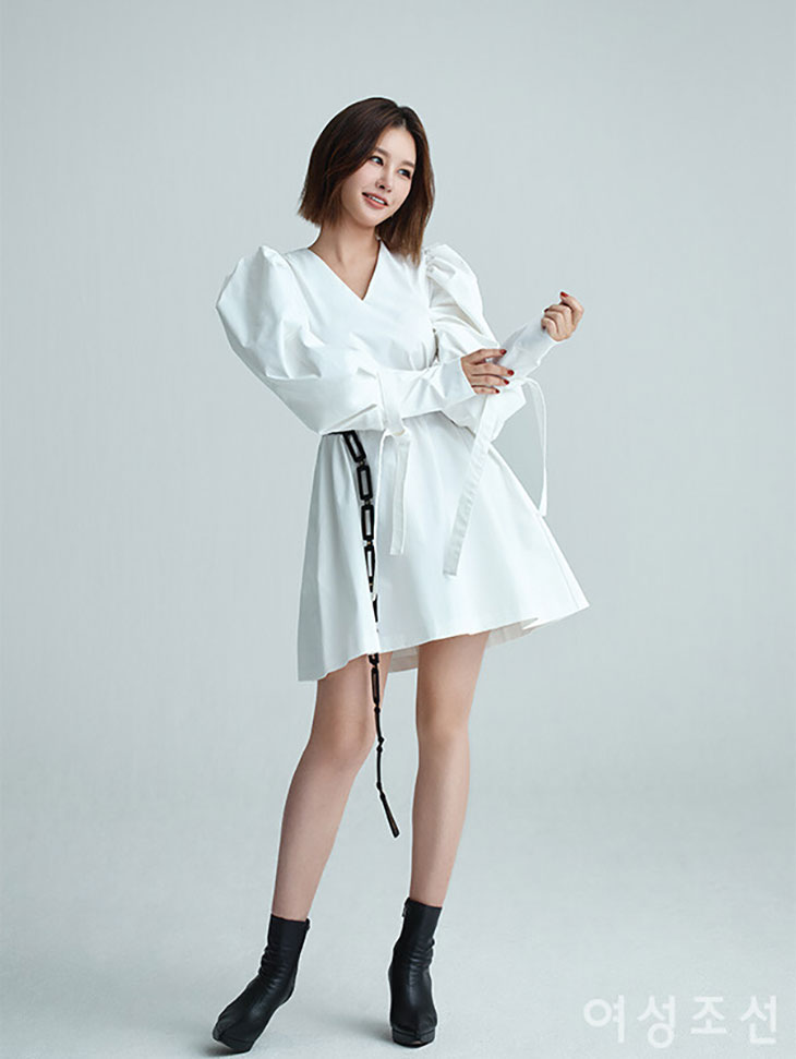 DINT CELEB<br><br> Magazine 'Women's Chosun'<br> Park Eun-ji<br><br> D9301 Korea