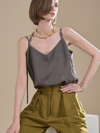 E3438 Pearl Sleeveless Top Korea